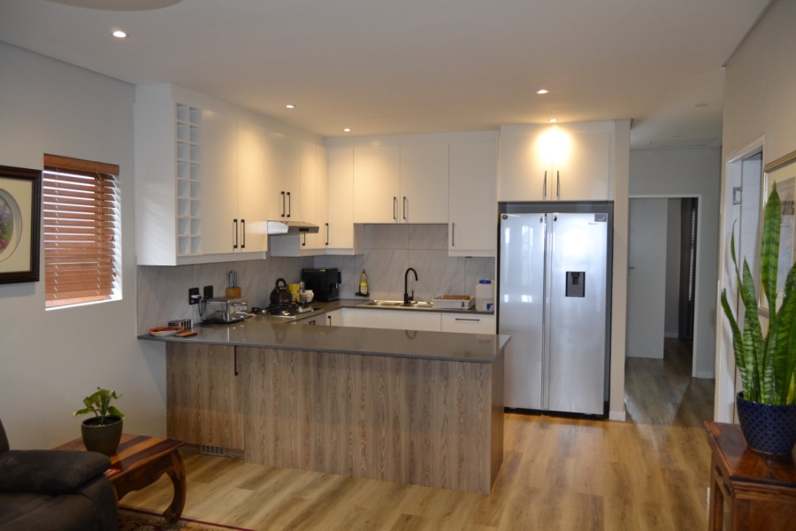 3 Bedroom Property for Sale in Somerset Lakes Western Cape